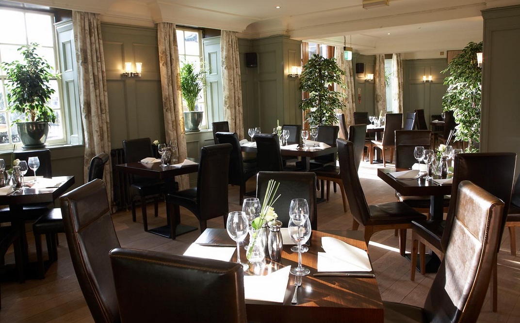  buy restaurant furniture 